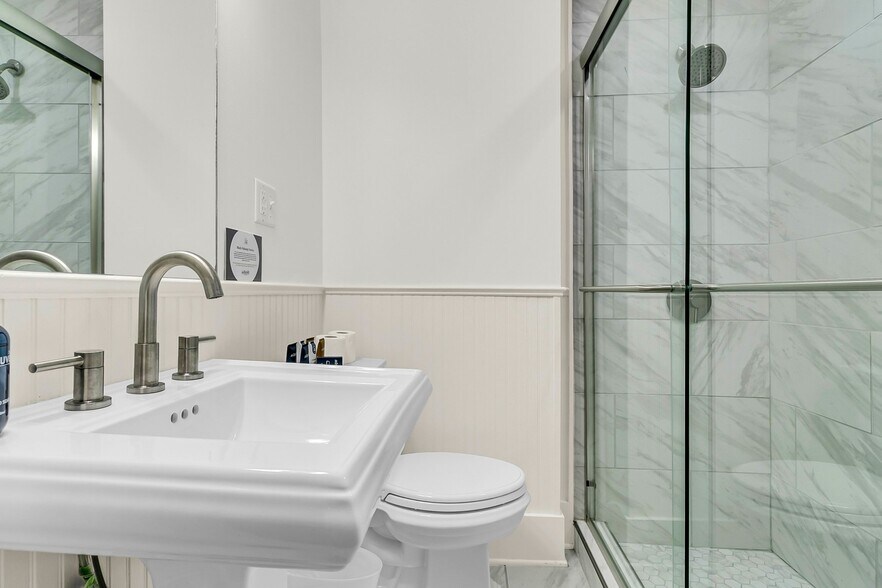 More Photos Of 184 Ashley Ave, Charleston Specialty For Sale