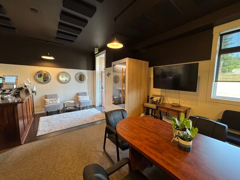 More Photos Of 19089 Jensen Way, Poulsbo Office For Sale