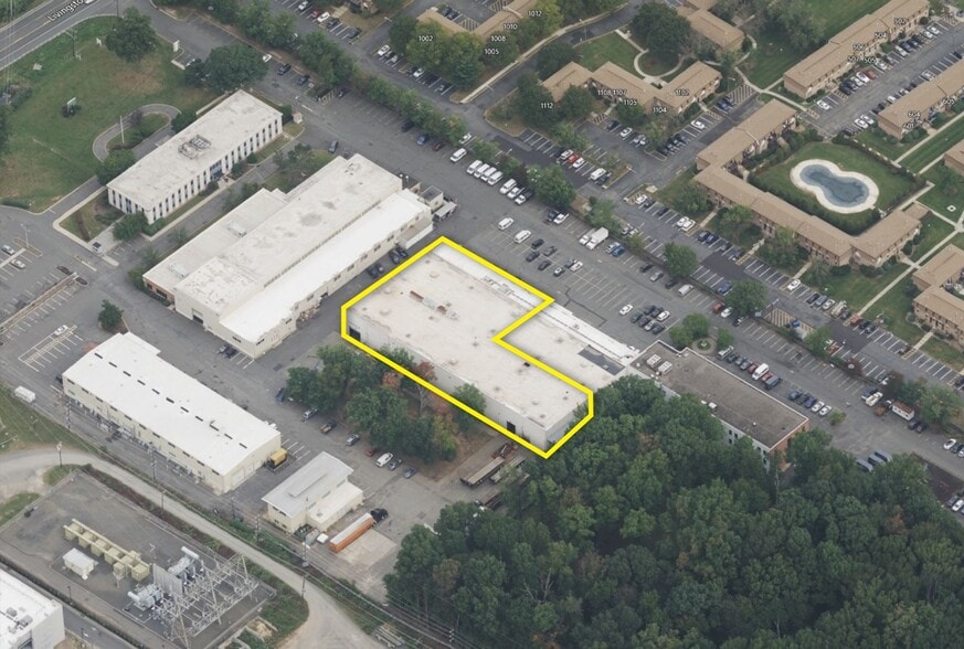 Primary Photo Of 1460 Livingston Ave, North Brunswick Warehouse For Lease