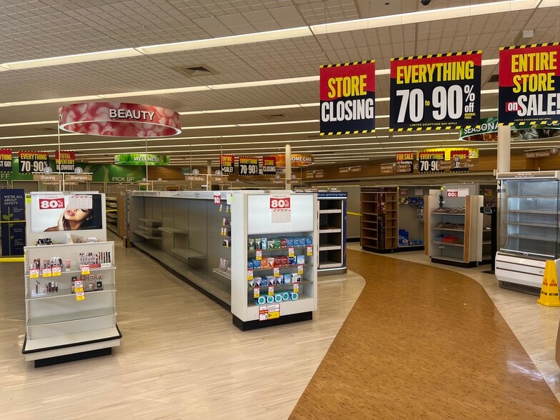 More Photos Of 10 Hemingway Ave, East Haven Drugstore For Sale