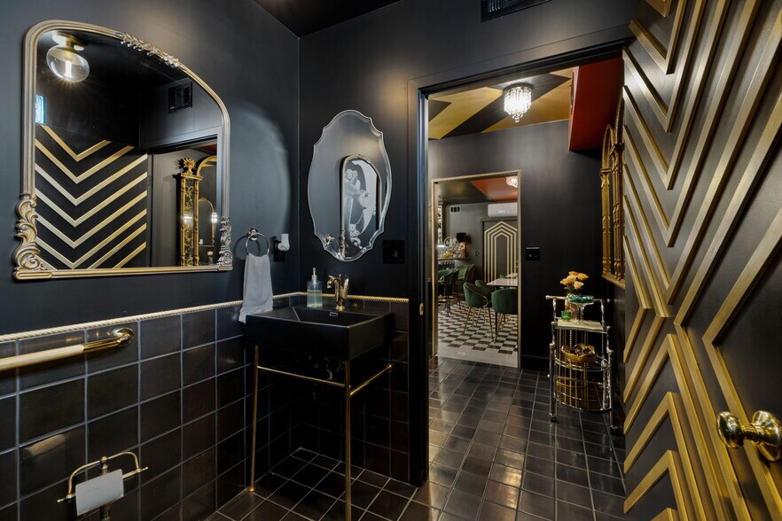 More Photos Of 120 W Vereda Sur, Palm Springs Hotel For Sale