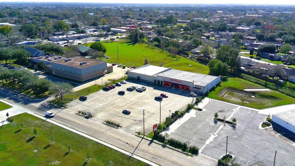 More Photos Of 2706 Cherrybrook Ln, Pasadena Storefront Retail Office For Sale