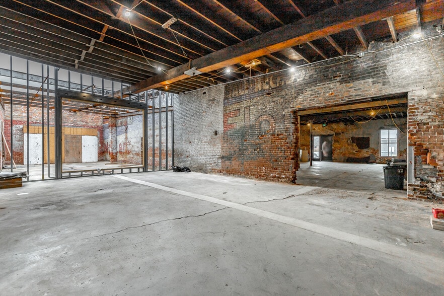 More Photos Of 615 E Main St, Chattanooga General Retail For Lease