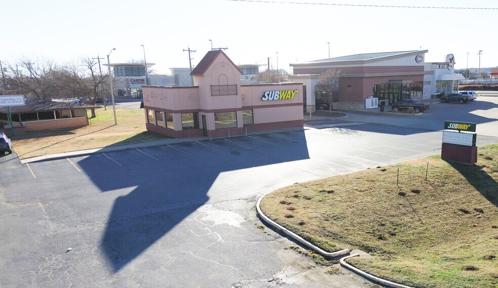 More Photos Of 2134 Gary Blvd Rt-66, Clinton Fast Food For Lease