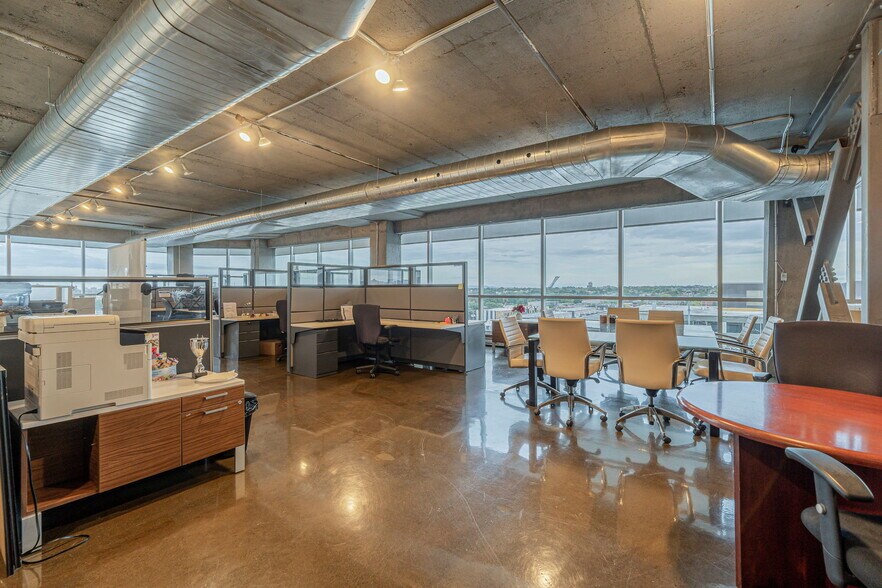 More Photos Of 3737 Boul Cremazie E, Montréal Office For Sale