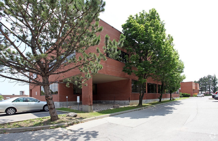 More Photos Of 2000 Steeles Ave W, Vaughan Office For Sale
