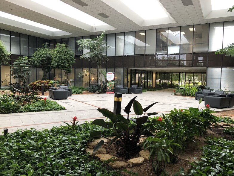 More Photos Of 10707 Corporate Dr, Stafford Office For Lease