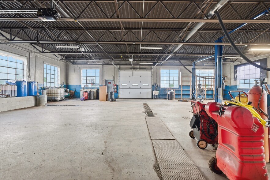 More Photos Of 702 Charles St, Galion Auto Dealership For Sale