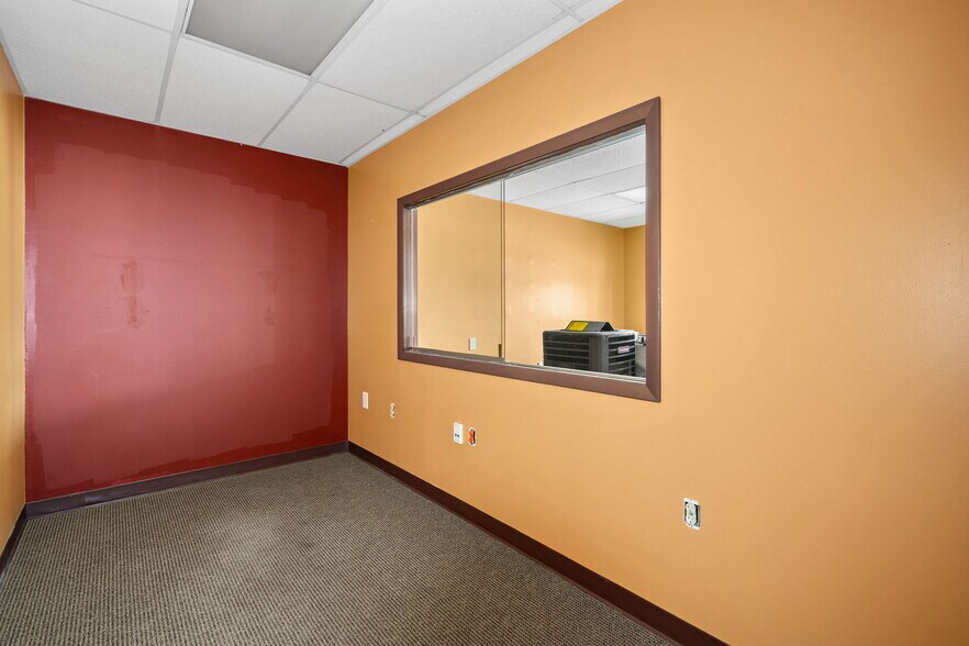 More Photos Of 4 Corwin Ct, Newburgh Medical For Sale