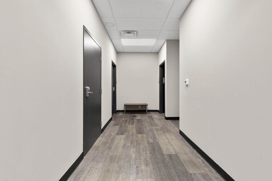 More Photos Of 3051 Delta Marine Dr, Reynoldsburg Light Manufacturing For Sale