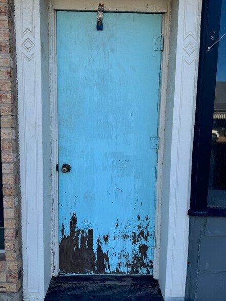 More Photos Of 221 S Main St, Mcgregor Storefront Retail Office For Sale