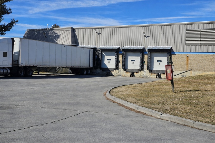 More Photos Of 280 Thomas Rd, Bristol Manufacturing For Lease