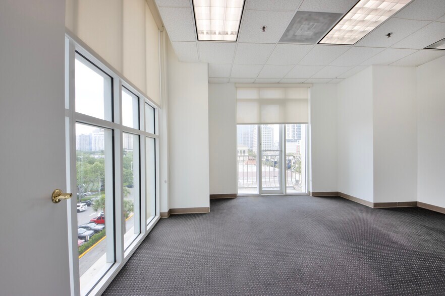 More Photos Of 888 E Las Olas Blvd, Fort Lauderdale Office For Lease