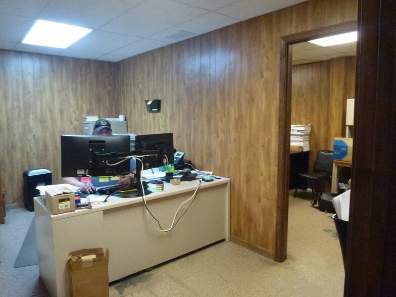 More Photos Of 120 Belcher Rd, Boiling Springs Warehouse For Lease