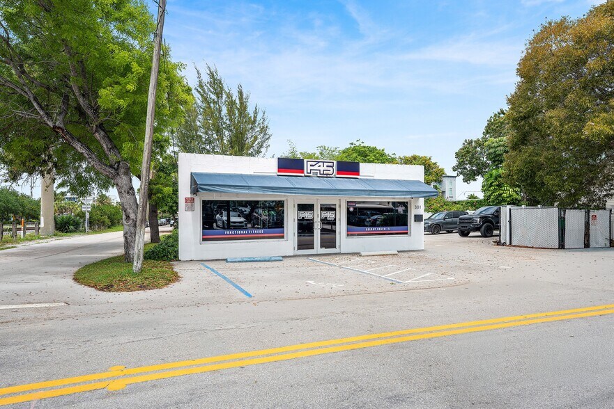 More Photos Of 301 NE 1st St, Delray Beach Freestanding For Sale