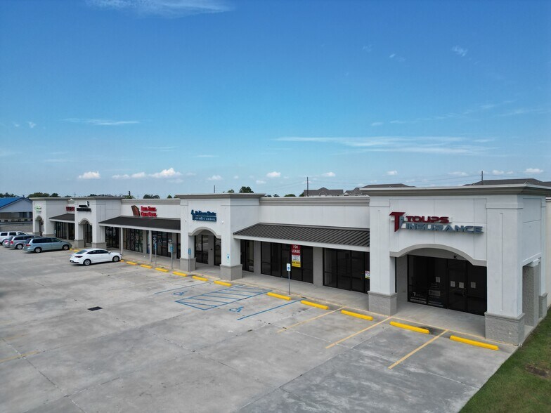 More Photos Of 292 S Hollywood Rd, Houma Freestanding For Lease