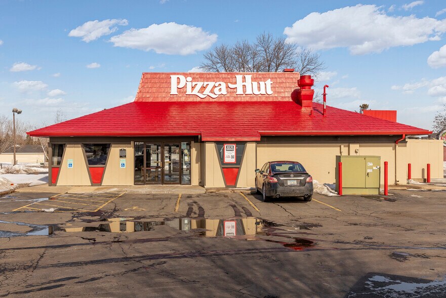 More Photos Of 8156 NE Highway 65, Minneapolis Fast Food For Sale