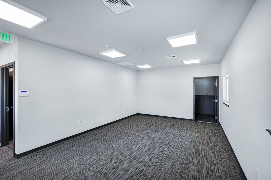 More Photos Of 17612 E Sprague Ave, Spokane Valley Office For Sale