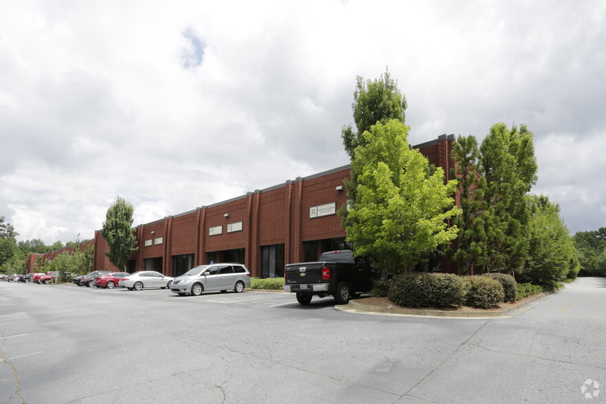 Primary Photo Of 1625 Lakes Pky, Lawrenceville Distribution For Lease