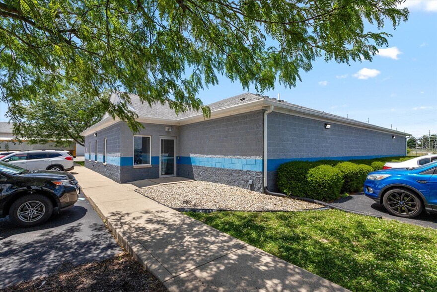 More Photos Of 230 Commerce Dr, Franklin Warehouse For Sale