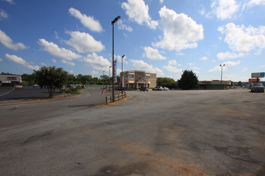 More Photos Of 150 Felton Dr, Rockmart Auto Dealership For Sale