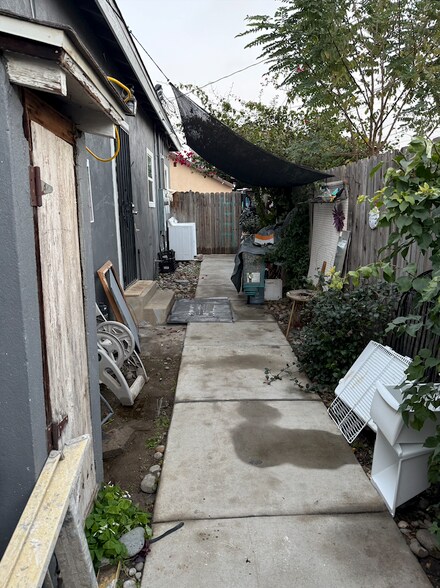 More Photos Of 338 Norris Rd, Bakersfield Multifamily For Sale