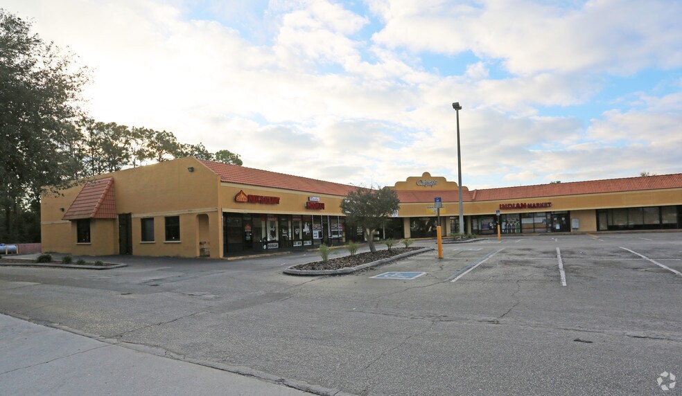 More Photos Of 10000-10042 University Blvd, Orlando General Retail For Lease