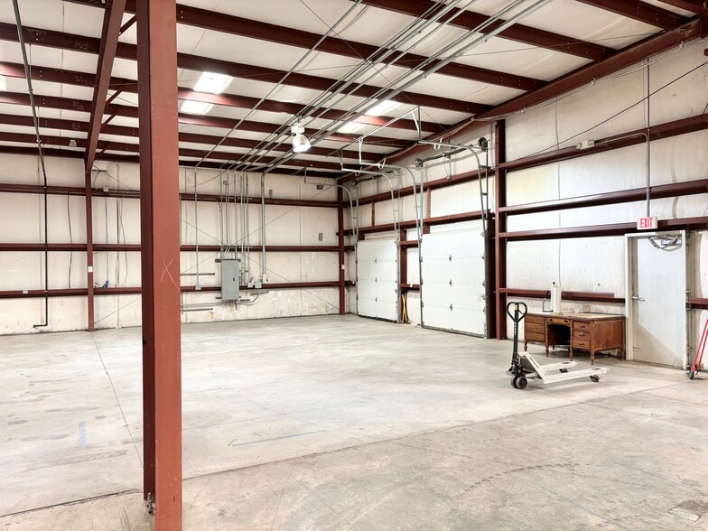 More Photos Of 3303 Airline Blvd, Portsmouth Light Distribution For Lease