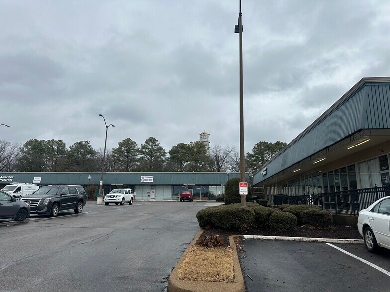 More Photos Of 5716-5760 Stage Rd, Bartlett Unknown For Lease