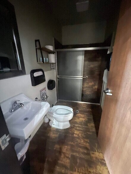 More Photos Of 1950 5th St, Norco Warehouse For Lease