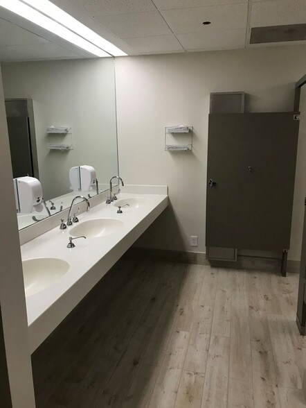 More Photos Of 1720 Phoenix Blvd, College Park Medical For Lease