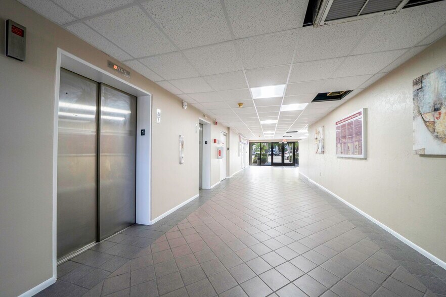 More Photos Of 3949 Evans Ave, Fort Myers Medical For Lease