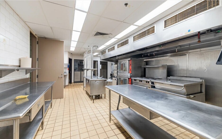 More Photos Of 20500 Civic Center Dr, Southfield Office For Sale