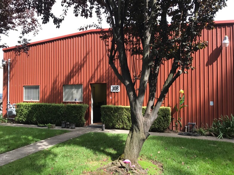 More Photos Of 30-36 Mill St, Healdsburg Warehouse For Lease