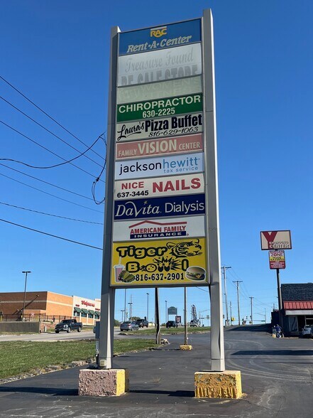 More Photos Of 1711-1763 W Jesse James Rd, Excelsior Springs General Retail For Sale