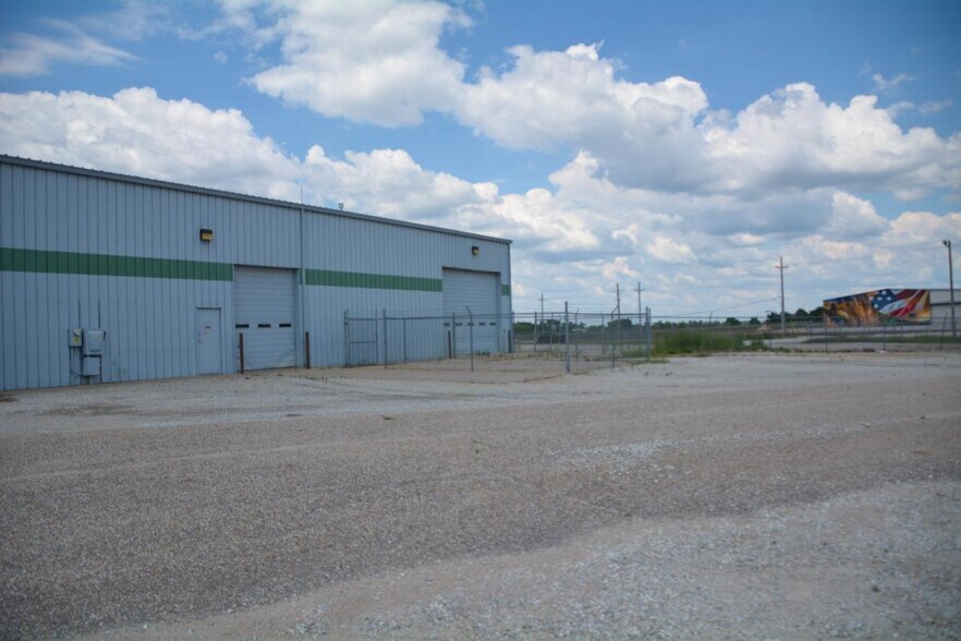 More Photos Of SE 241 SE 10 Ave, Great Bend Warehouse For Sale