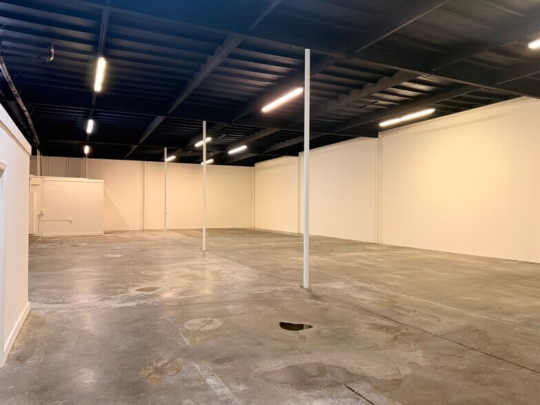More Photos Of 10628 Weaver Ave, South El Monte Warehouse For Lease