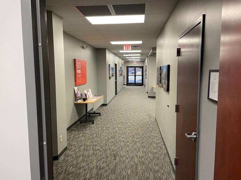 More Photos Of 881 Parkway Ave, Elkhart Medical For Lease