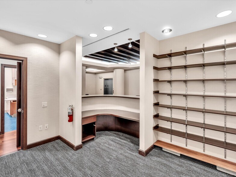 More Photos Of 20900 NE 30th Ave, Aventura Office Residential For Sale