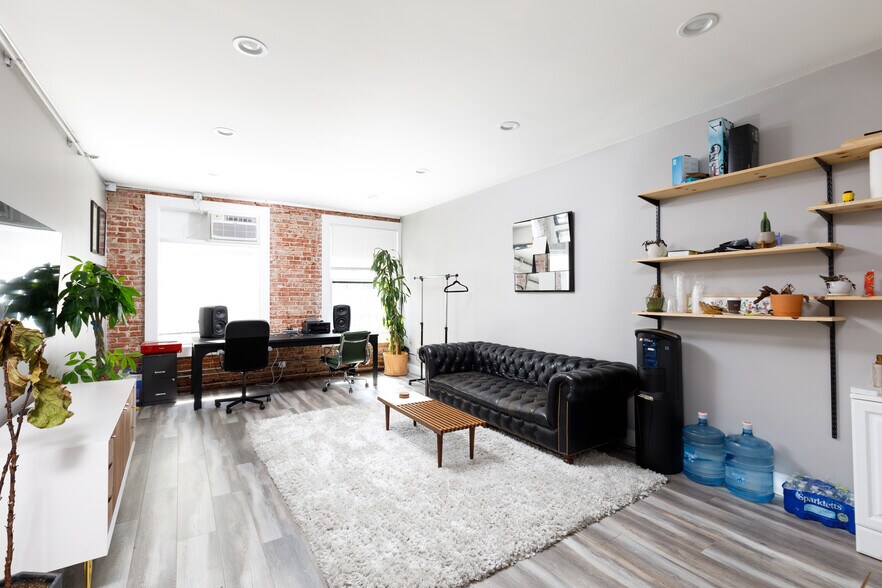 More Photos Of 3923 W 6th St, Los Angeles Office For Lease