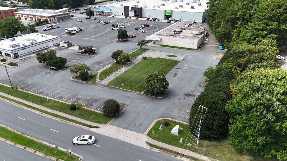 More Photos Of 7844 North Point Blvd, Winston-Salem Land For Sale
