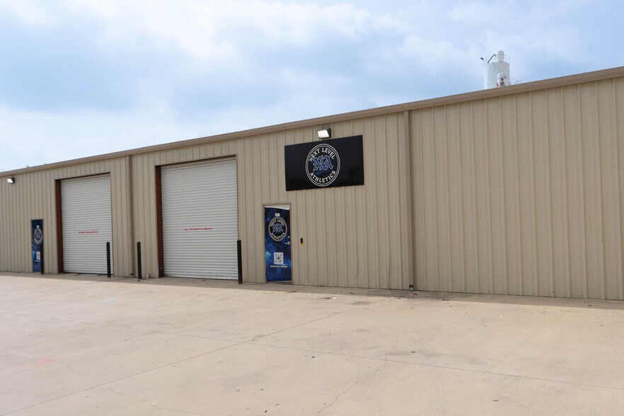 More Photos Of 681 Eastgate Rd, Midlothian Warehouse For Lease