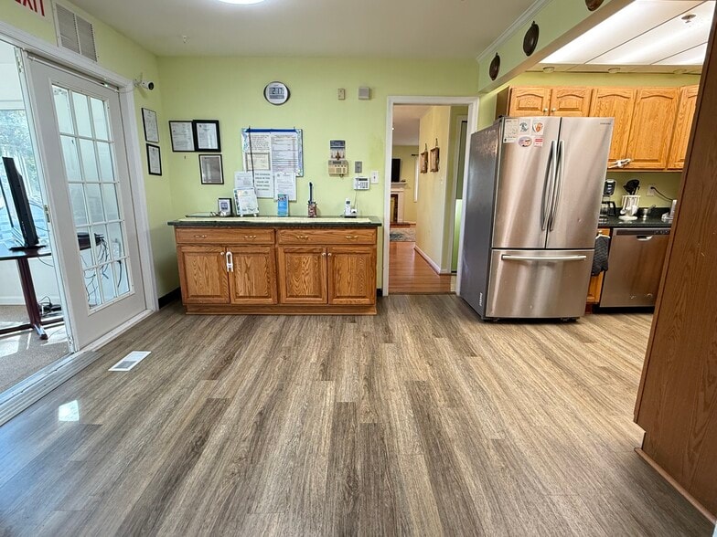 More Photos Of 4 Broomall Ct, Silver Spring Congregate Senior Housing For Sale
