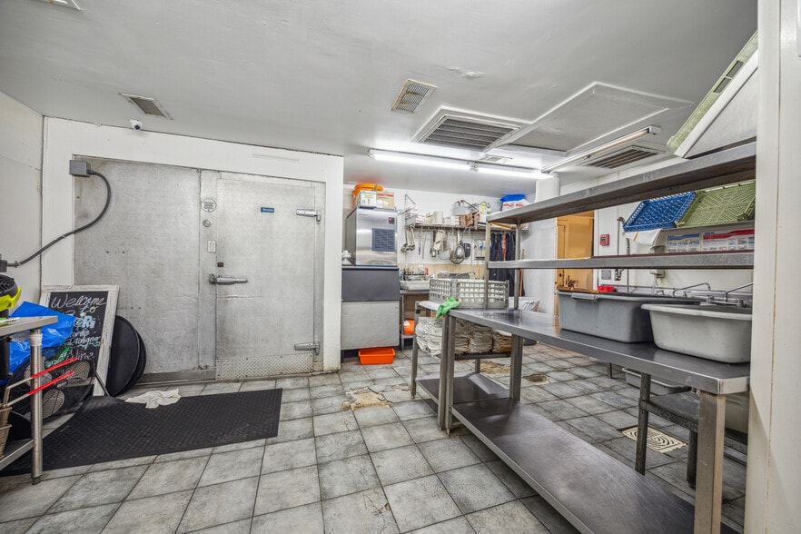 More Photos Of 4315 Montrose Blvd, Houston General Retail For Lease