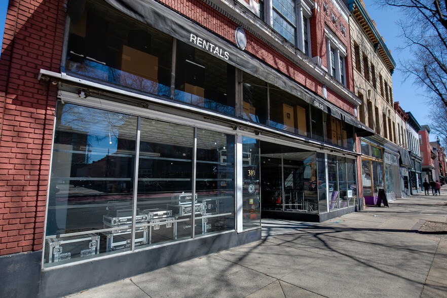 More Photos Of 310 W Broad St, Richmond Storefront For Sale