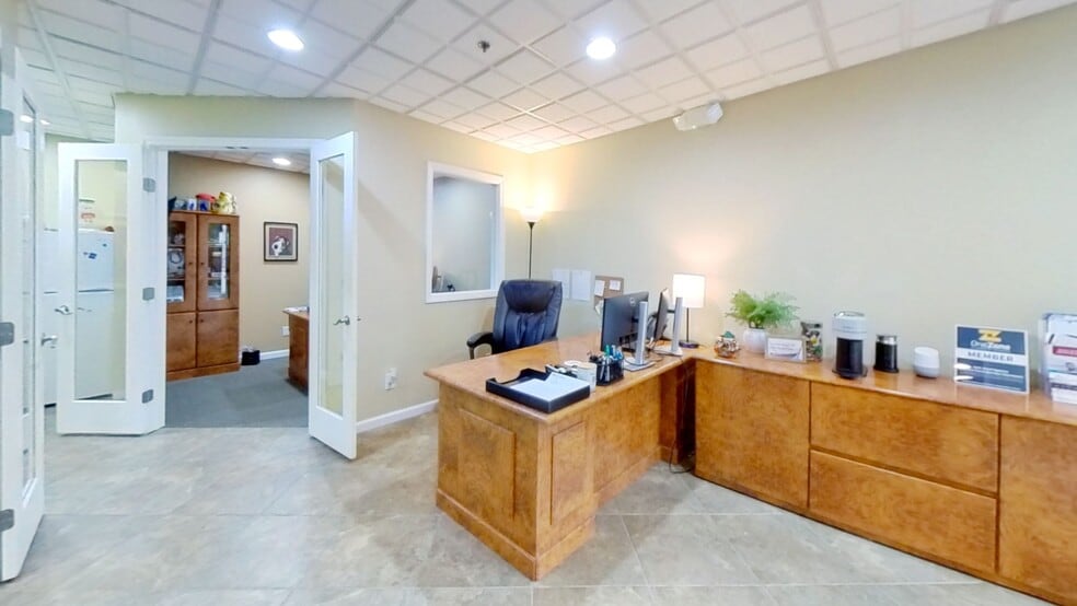 More Photos Of 10412 Allisonville Rd, Fishers Office For Sale