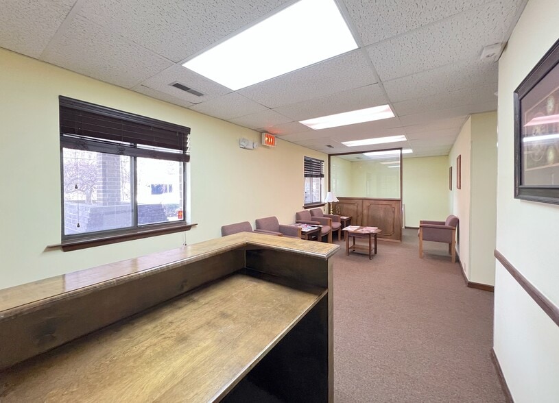 More Photos Of 1500-1516 Bedford St, Stamford Office For Sale