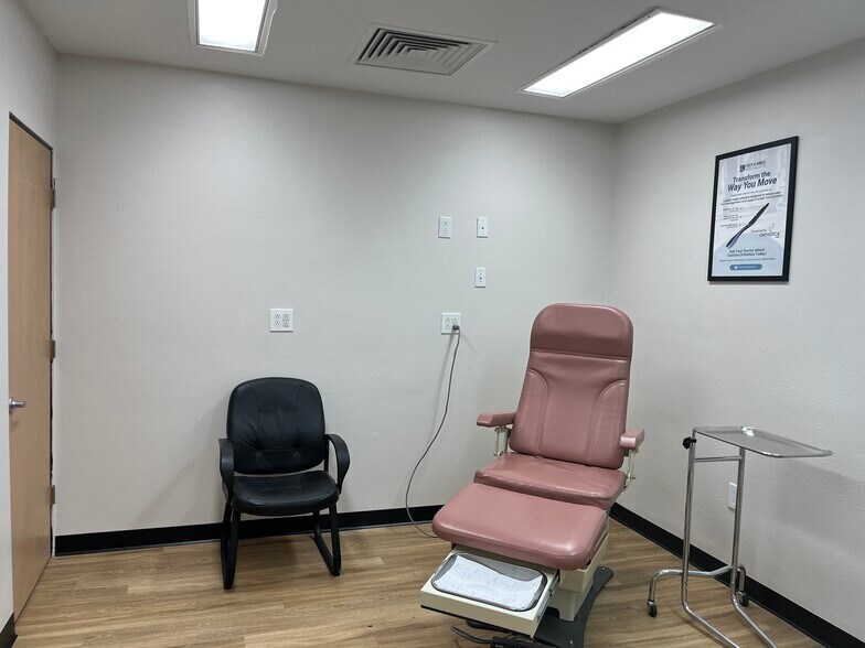 More Photos Of 1650 Hospital Dr, Santa Fe Medical For Sale