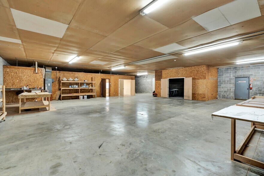 More Photos Of 1050 Whisperwood Trl NE, Cleveland Light Distribution For Sale