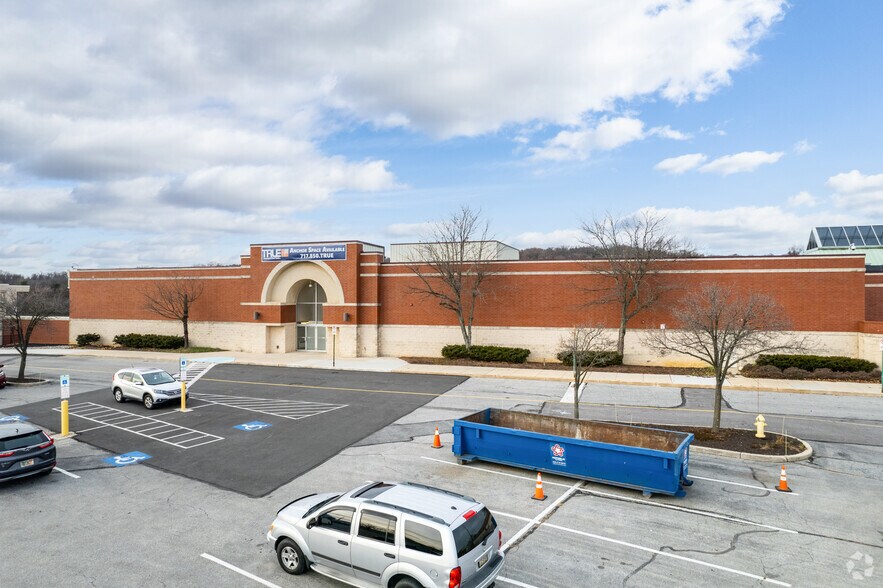 More Photos Of 2899 Whiteford Rd, York General Retail For Lease